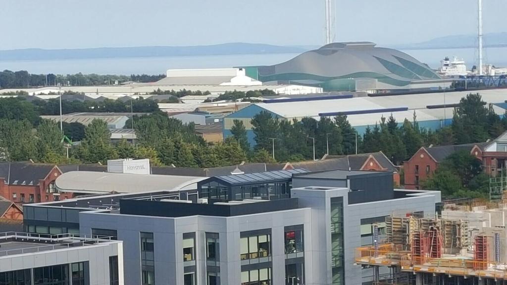 Sky Night Serviced Apartments Cardiff Zewnętrze zdjęcie